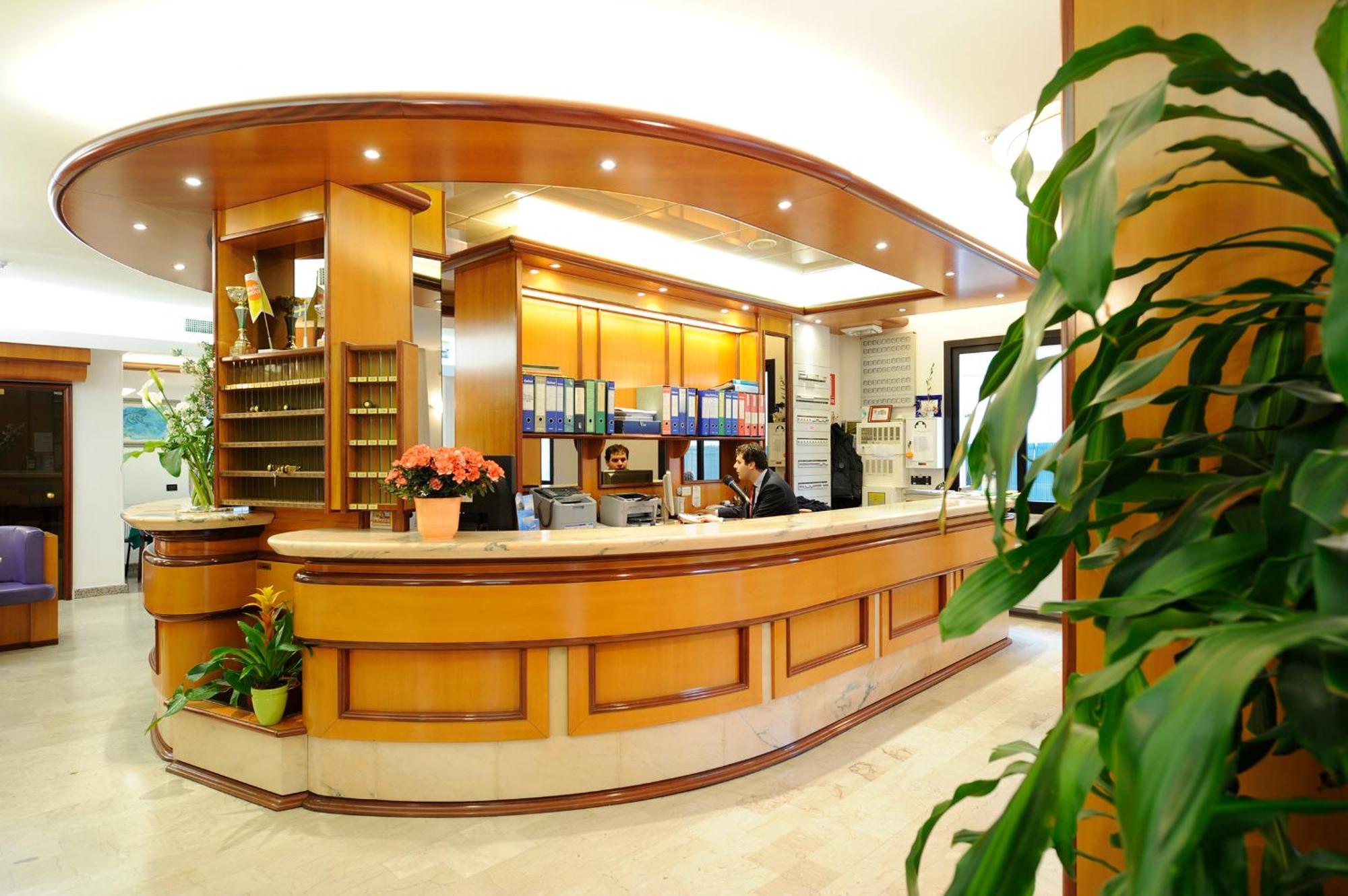 Hotel Adler Alassio Exterior foto