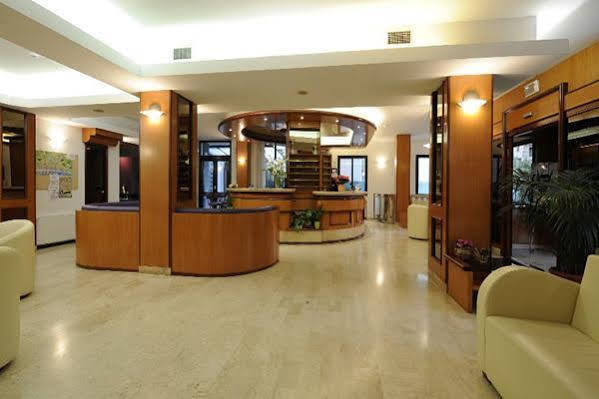 Hotel Adler Alassio Exterior foto